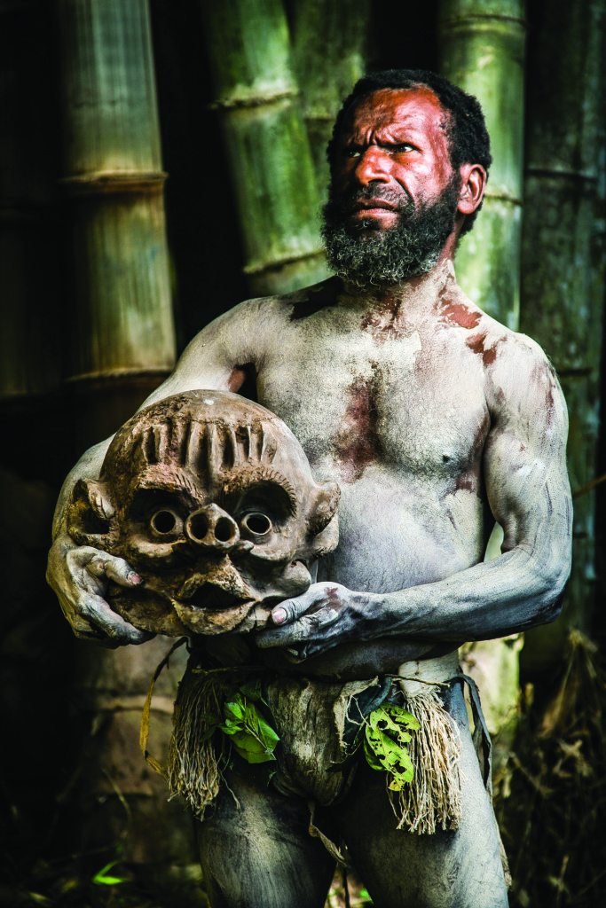 Retratos exóticos feitos por Fabio Elias em viagens pelo mundo: na Papua-Nova Guiné
