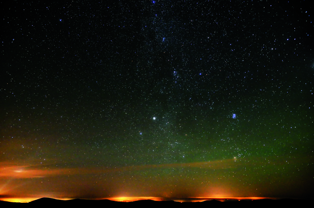 Foto como esta, do céu estrelado, são feitas com ajustes no modo Manual/Shutterstock