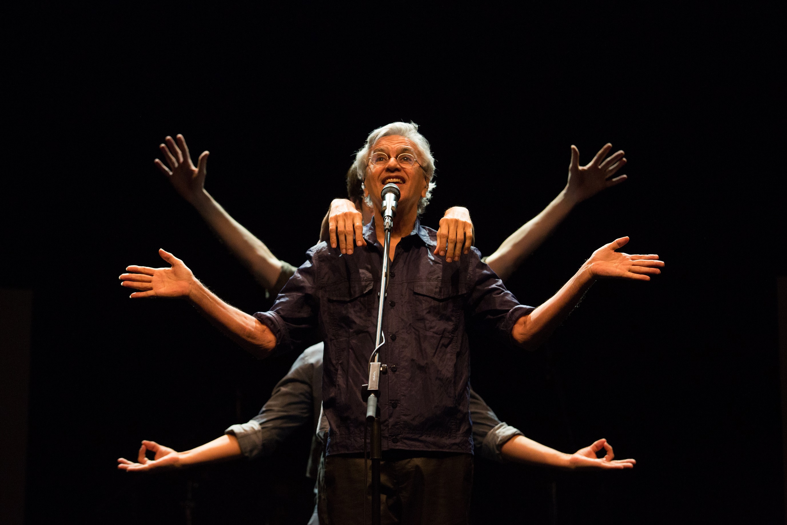 Caetano Veloso fotografado por Marcos Hermes em um de seus shows