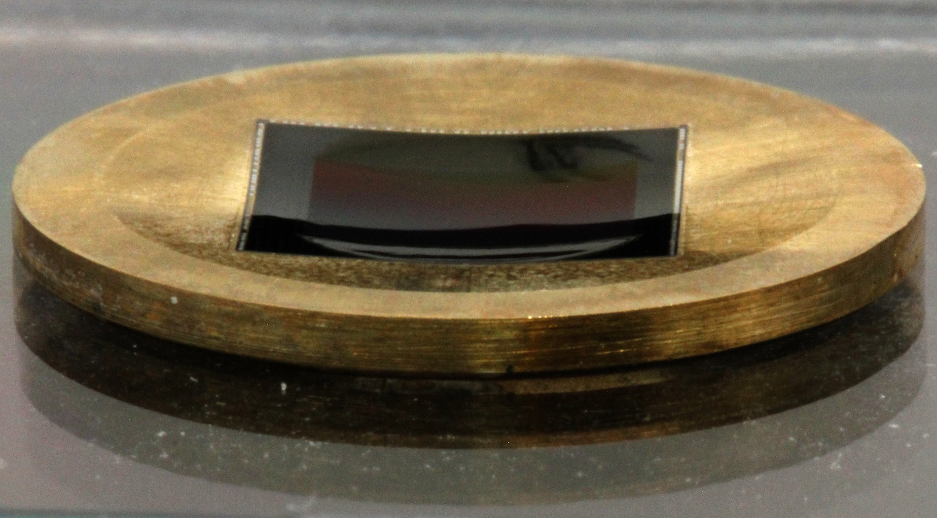 Nas primeiras experiências, feitas pela Microsoft, o sensor atual foi prensado em um molde de forma pneumática e os resultados foram animadores para os cientistas 