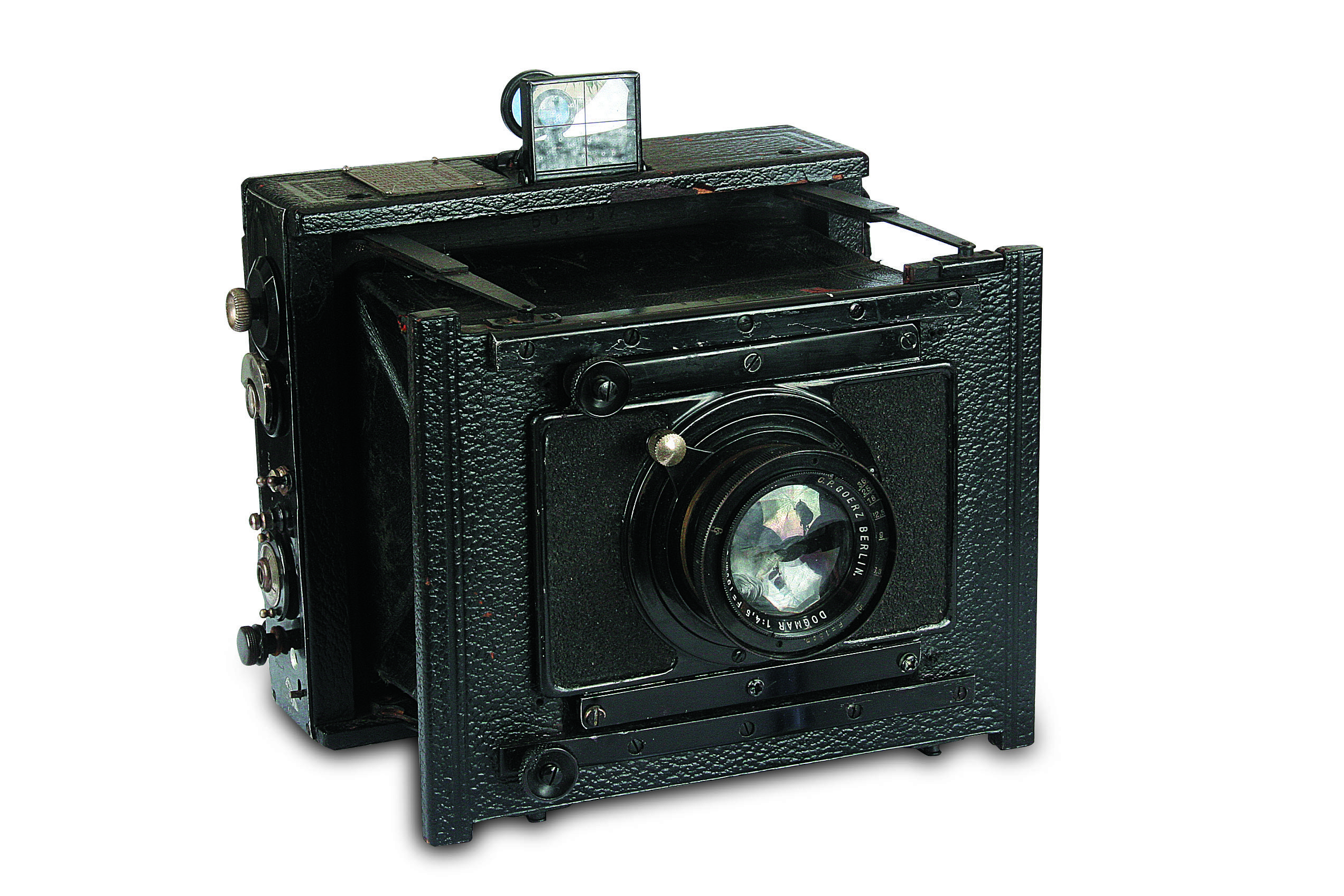 A fotografia social e o fotojornalismo do início do século 20 eram dominados por grandes câmeras, como esta alemã Goerz Anschütz de 1911