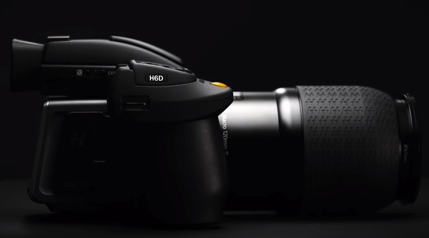 A câmera modular conta com um back digital com sensor de médio formato que tem a resoluação nominal de 100 MP