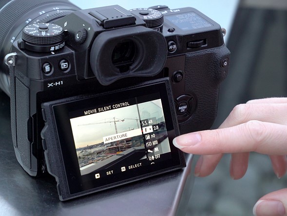 No modo Movie Silent Crontol, todos os ajustes da câmera passam a ser controlados pelo monitor touchscreen 