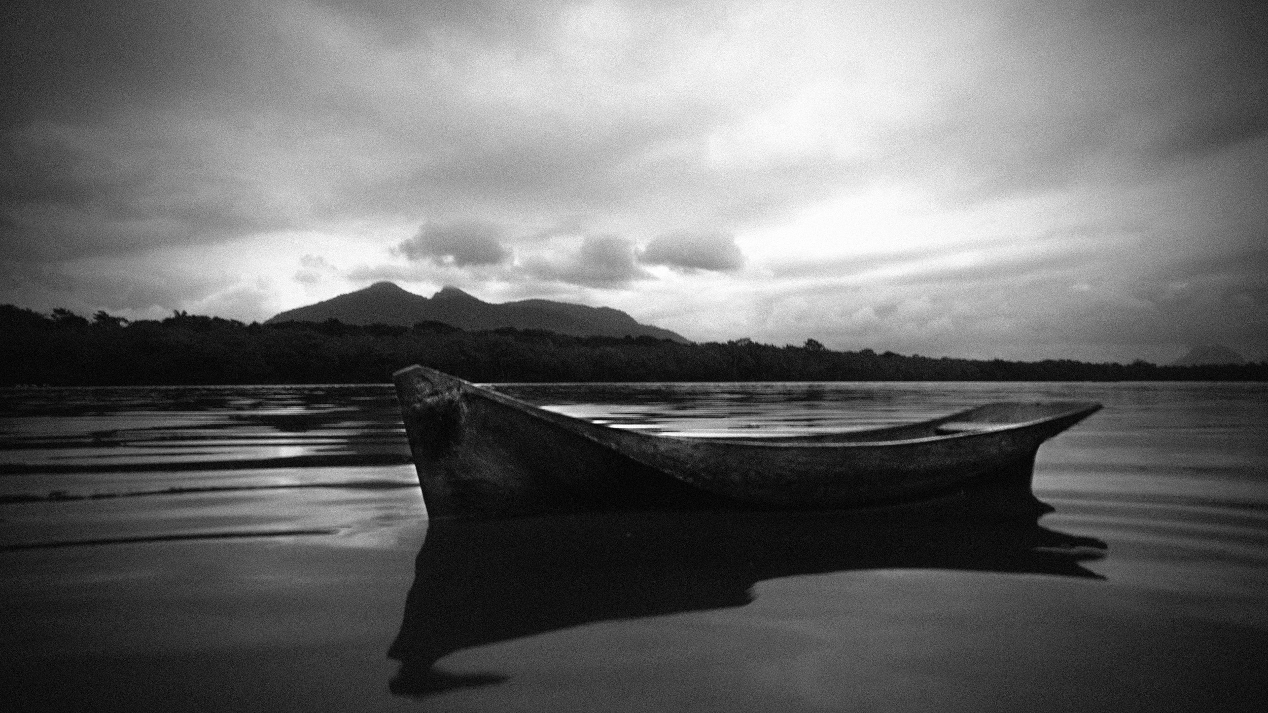 As imagens do fotógrafo José Diniz reconstituem as lembranças de infância às margens do Rio São João, no litoral fluminense