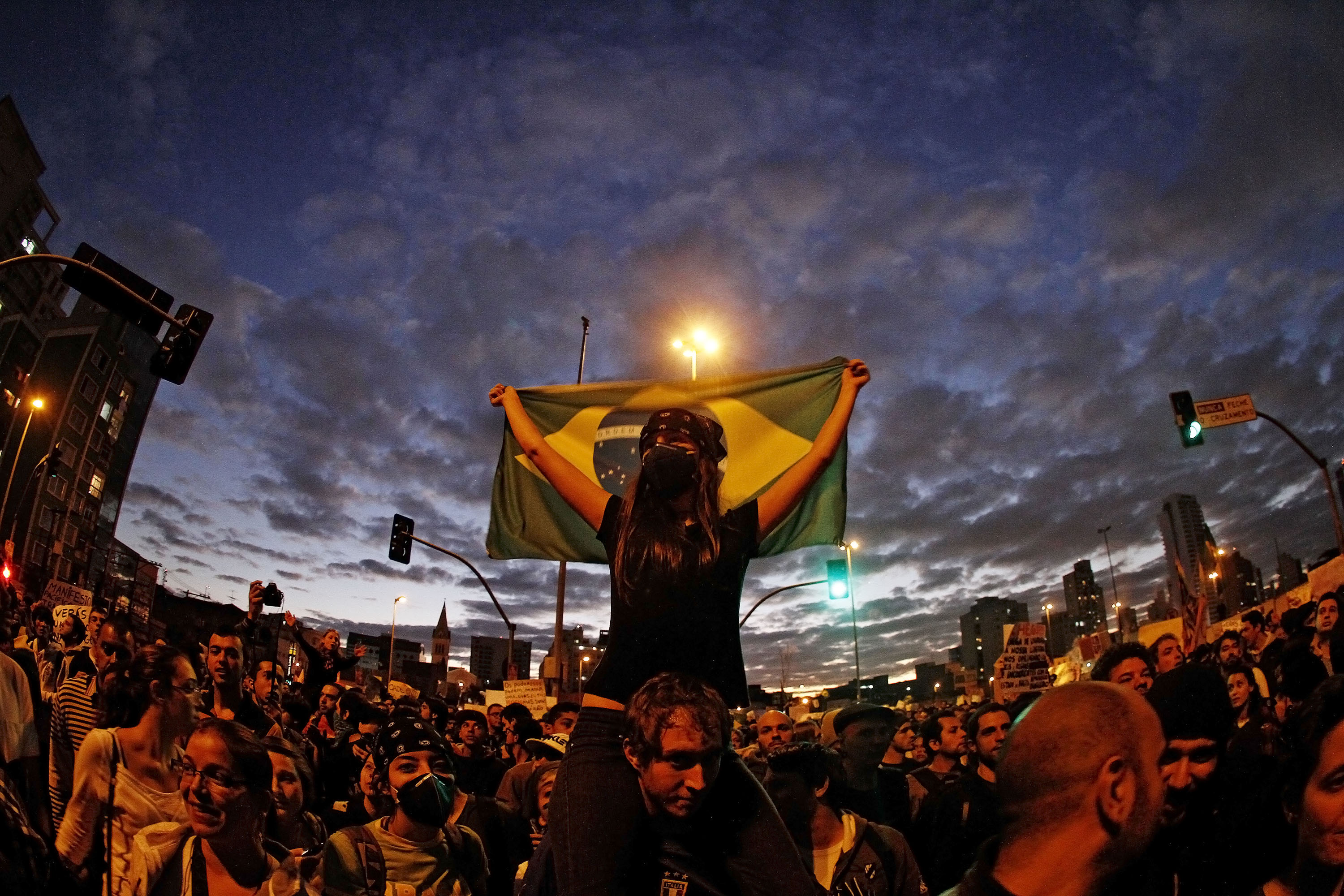 Foto de manifestações feita por Léo Pinheiro foi usada sem autorização em propaganda do PSB: fotógrafo ganhou a causa