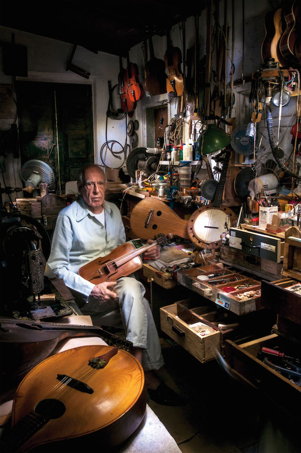 Antonio Bitencourt de Matos, luthier. Foto: Zé Paiva