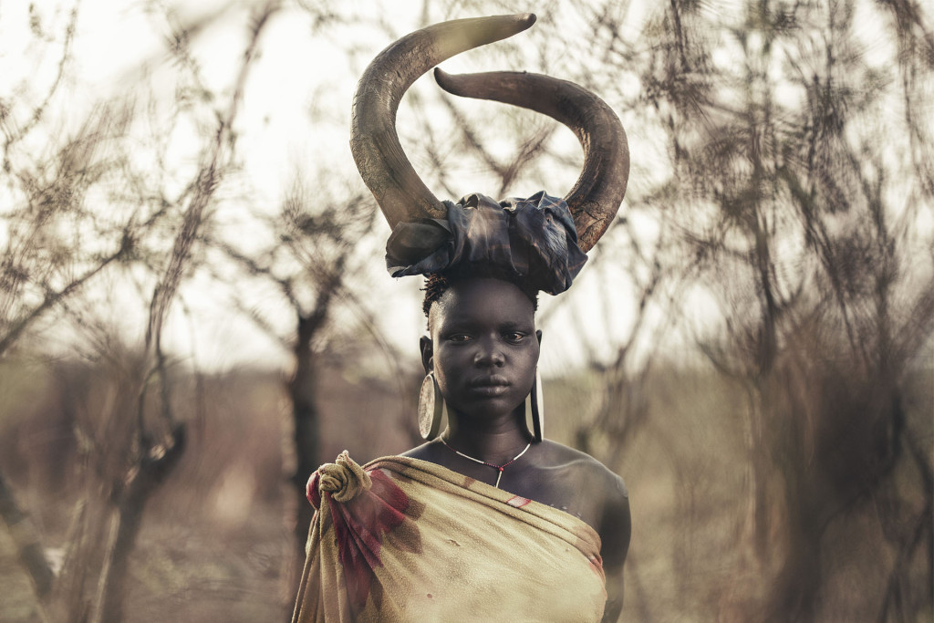 Nativa da etnia Mursi, da Etiópia, que fica na região nordeste da África. Foto: Hugo Santarém